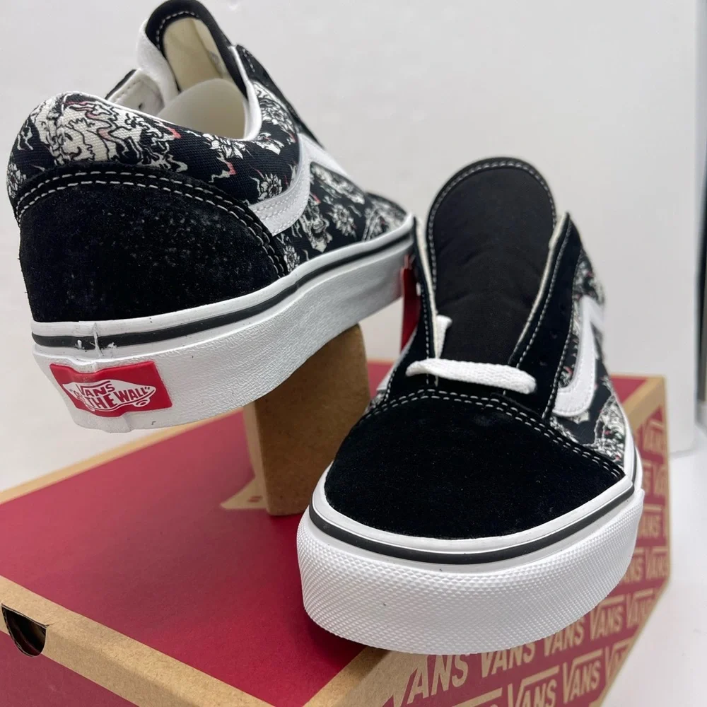 Vans Men’s Old Skool
(Flash Skulls)Multi/True White Sneakers 
VN0A38G118C - Picture 15 of 16